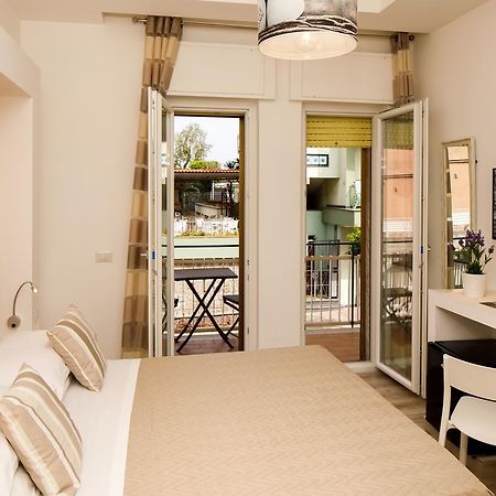Sorrento Comfort Rooms con piscina Esterno foto