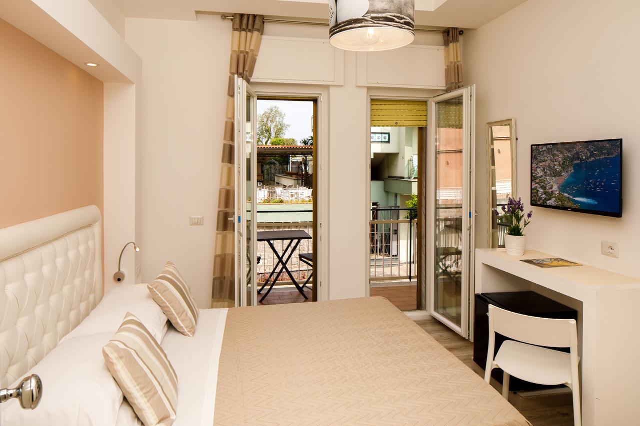 Sorrento Comfort Rooms con piscina Esterno foto